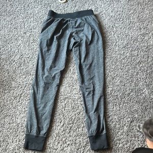 Lulu lemon joggers gray